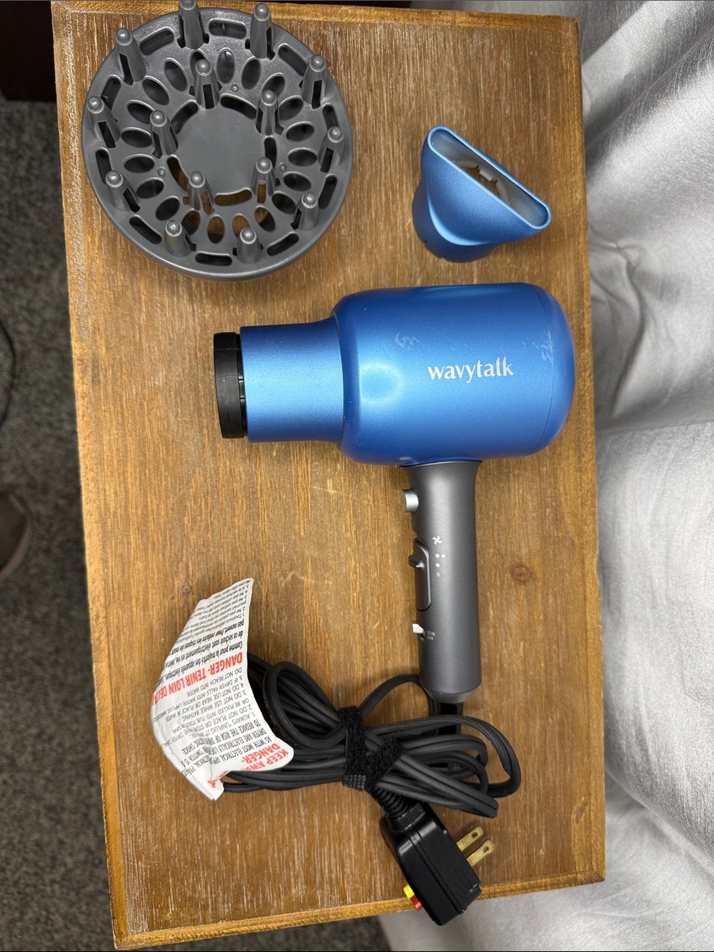 WavyTalk Ionic Hair Blow Dryer Multiple Settings 2 Attachments CL-5917ADC Tested